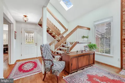 Entry Way - 6920 Chelsea Rd, Mclean, VA 22101 photo 2 of 7