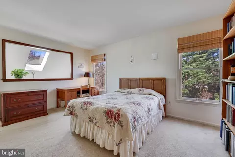 Bedroom - 6920 Chelsea Rd, Mclean, VA 22101 photo 2 of 4