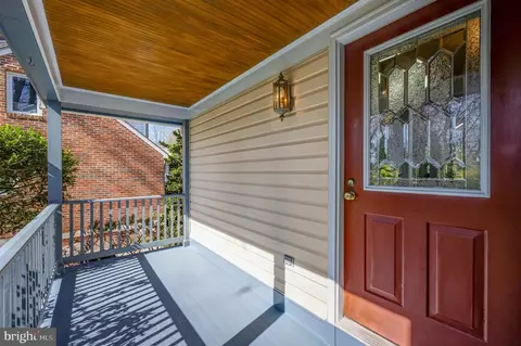 Exterior - 6920 Chelsea Rd, Mclean, VA 22101 photo 3 of 15