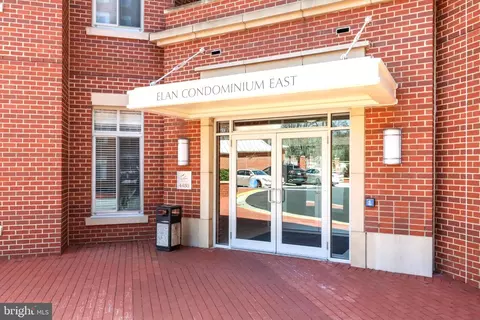 4480 Market Commons Dr #PH-03, Fairfax, VA 22033