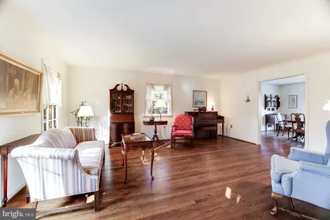 1175 Swinks Mill Rd, Mclean, VA 22102 photo 4