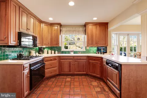 1175 Swinks Mill Rd, Mclean, VA 22102 photo 11