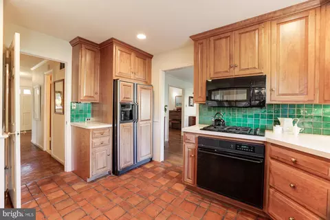 1175 Swinks Mill Rd, Mclean, VA 22102 photo 12
