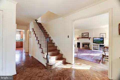 1175 Swinks Mill Rd, Mclean, VA 22102 photo 2