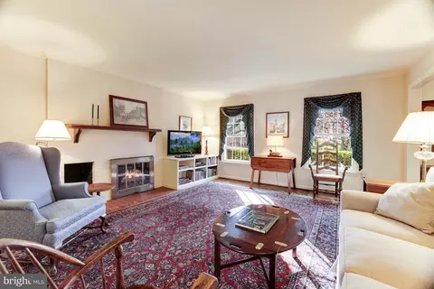 1175 Swinks Mill Rd, Mclean, VA 22102 photo 9