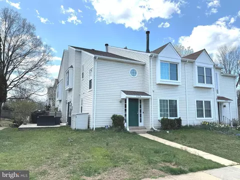 6103 B Hoskins Hollow Cir, Centreville, VA 20121