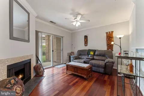 12919 Alton Sq #112, Herndon, VA 20170
