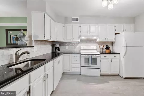 11709 Karbon Hill Ct #602A, Reston, VA 20191