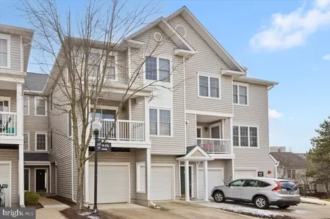 4600 Superior Sq #4600, Fairfax, VA 22033