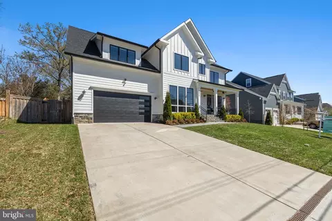 1827 Dalmation Dr, Mclean, VA 22101 photo 5