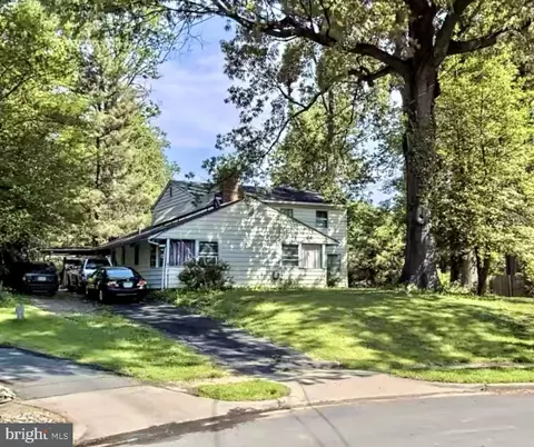 7102 Alger Rd, Falls Church, VA 22042