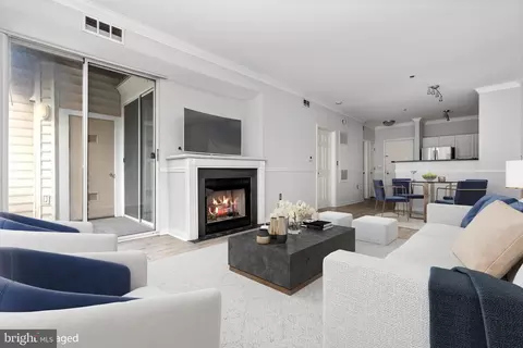 1645 International Dr #211, Mclean, VA 22102