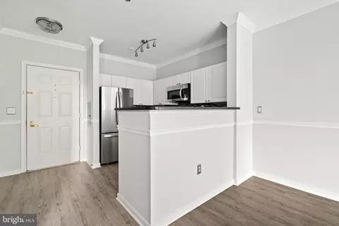 Kitchen - 1645 International Dr #211, Mclean, VA 22102 photo 3 of 3