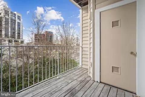 Exterior - 1645 International Dr #211, Mclean, VA 22102 photo 2 of 4