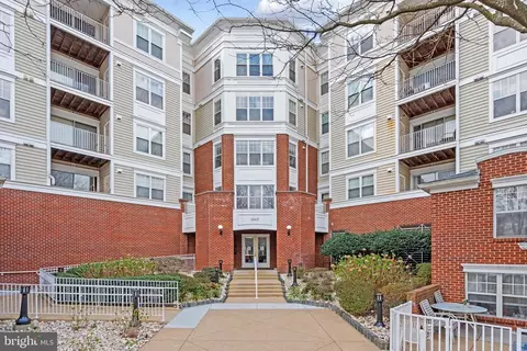 Exterior - 1645 International Dr #211, Mclean, VA 22102 photo 1 of 4
