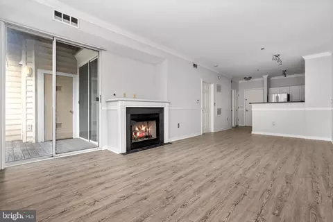 Living - 1645 International Dr #211, Mclean, VA 22102 photo 3 of 4