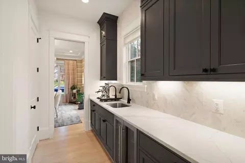 Kitchen - 1714 Forest Ln, Mclean, VA 22101 photo 7 of 9