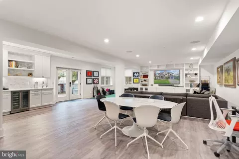 Dining - 1714 Forest Ln, Mclean, VA 22101 photo 4 of 6