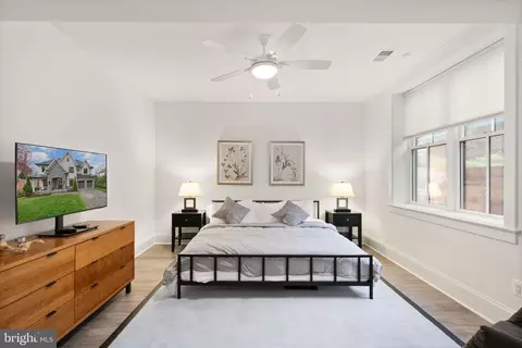 Bedroom - 1714 Forest Ln, Mclean, VA 22101 photo 11 of 12