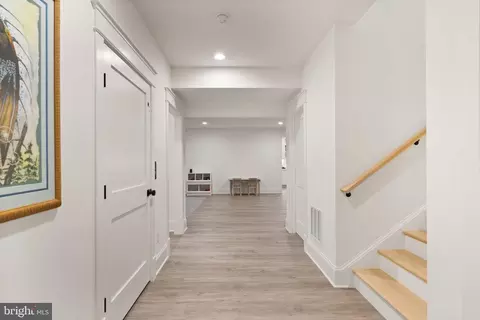 Entry Way - 1714 Forest Ln, Mclean, VA 22101 photo 6 of 7