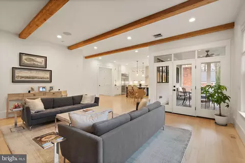 Living - 1714 Forest Ln, Mclean, VA 22101 photo 5 of 7