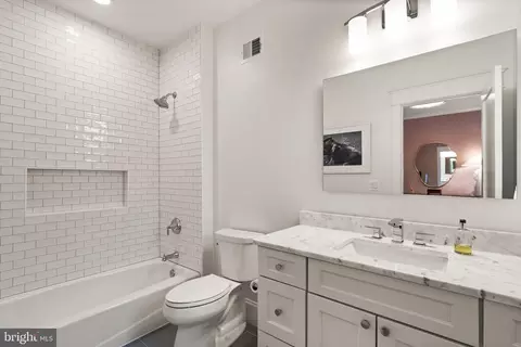 Bath - 1714 Forest Ln, Mclean, VA 22101 photo 7 of 9