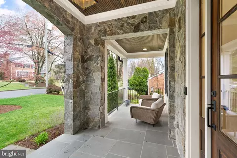 Exterior - 1714 Forest Ln, Mclean, VA 22101 photo 5 of 17
