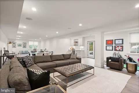 Living - 1714 Forest Ln, Mclean, VA 22101 photo 7 of 7