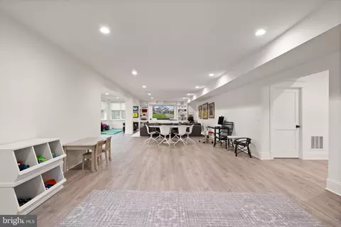 Dining - 1714 Forest Ln, Mclean, VA 22101 photo 6 of 6