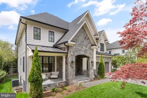 Exterior - 1714 Forest Ln, Mclean, VA 22101 photo 2 of 17