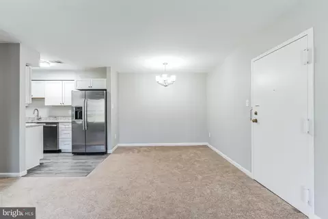 5801 D Rexford Dr #802, Springfield, VA 22152 photo 6