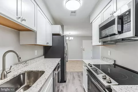 5801 D Rexford Dr #802, Springfield, VA 22152 photo 13