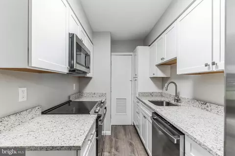 5801 D Rexford Dr #802, Springfield, VA 22152 photo 10