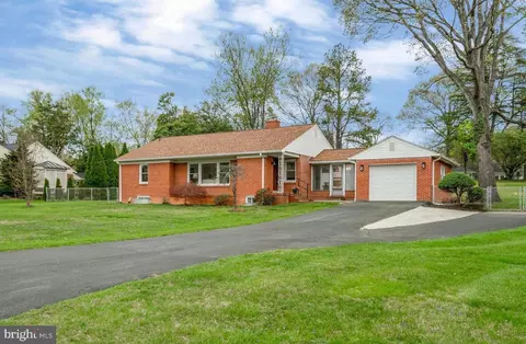 6436 Elmdale Rd, Alexandria, VA 22312