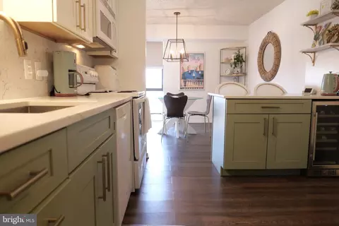 2311 Pimmit Dr #718, Falls Church, VA 22043