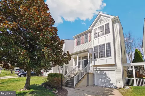 6518 Creek Run Dr, Centreville, VA 20121