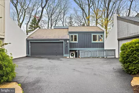 2405 Glade Bank Way, Reston, VA 20191