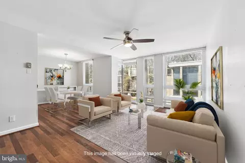 1600 Chimney House Rd #1600, Reston, VA 20190