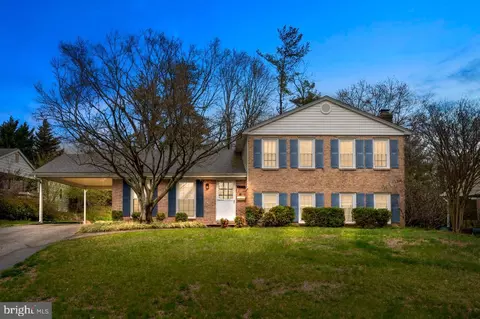 8815 Linton Ln, Alexandria, VA 22308