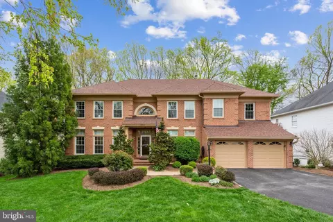 12813 Hamlet Hill Way, Fairfax, VA 22030