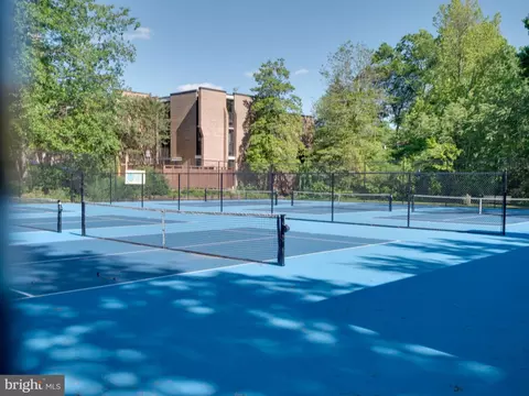 1307 Windleaf Dr # -H, Reston, VA 20194 photo 31
