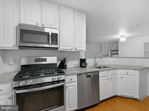 1307 Windleaf Dr # -H, Reston, VA 20194 photo 6