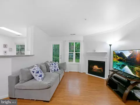 1307 Windleaf Dr # -H, Reston, VA 20194 photo 4