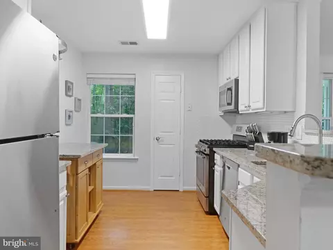 1307 Windleaf Dr # -H, Reston, VA 20194 photo 8