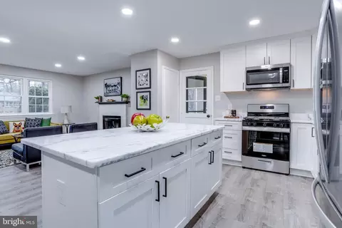 Kitchen - 7706 Viceroy St, Springfield, VA 22151 photo 4 of 6