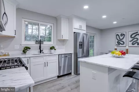 Kitchen - 7706 Viceroy St, Springfield, VA 22151 photo 5 of 6