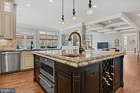 Kitchen - 1911 Barbee St, Mclean, VA 22101 photo 3 of 8