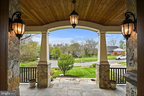 1911 Barbee St, Mclean, VA 22101