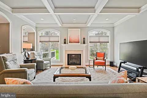 Living - 1911 Barbee St, Mclean, VA 22101 photo 1 of 4