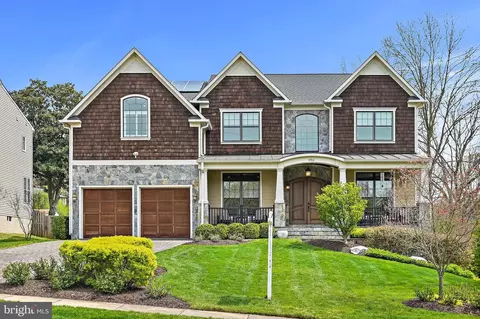 Exterior - 1911 Barbee St, Mclean, VA 22101 photo 2 of 9